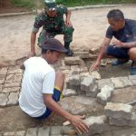 Babinsa Koramil 2306/Mancak, Karbak Pemasangan Paving Blok