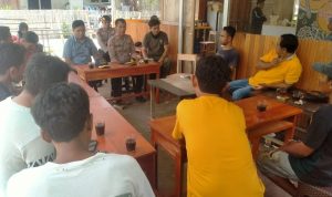 Jumat Curhat, Kapolsek Pasimarannu Dengarkan Keluhan dan Ngopi Bareng Warga Desa Majapahit !