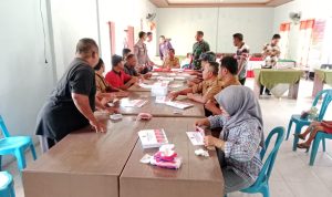 Babinsa Koramil 07/Pekalongan Monitoring Pelipatan Surat Suara Pilkades