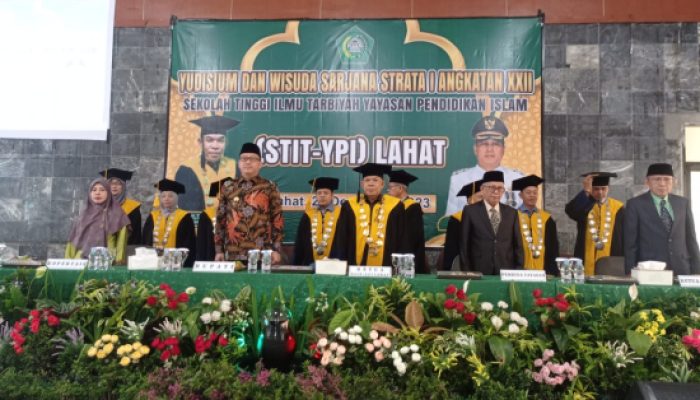 PJ Bupati Lahat Muhammad Farid.,S.STP.M.Si hadiri yudisium dan wisuda sarjana strata I Angkatan XXII