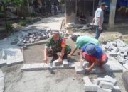 Babinsa Koramil 2304/Anyer, Karbak Pemasangan Paving Blok