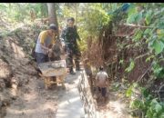 Babinsa Koramil 2303/Pulomerak, Karbak Pembuatan Tembok Penahan Tanah