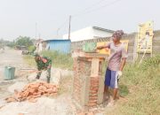 Babinsa Koramil 2307/Ciwandan, Karbak Pembangunan Gapura