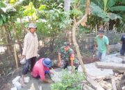 Babinsa Koramil 2304/Anyer, Karbak Pemasangan Paving Blok