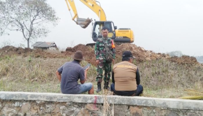 Babinsa Koramil 2301/Cilegon, Karbak Pembuatan Akses Jalan