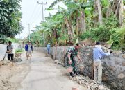 Babinsa Koramil 2307/Ciwandan, Karbak Pembangunan Tembok Penahan Tanah