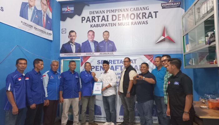 Calon Bupati Musi Rawas, Sohidin Kembalikan Formulir Pendaftaran di Partai Demokrat