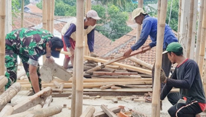 Babinsa Koramil 2303/Pulomerak, Karbak Pembangunan Masjid