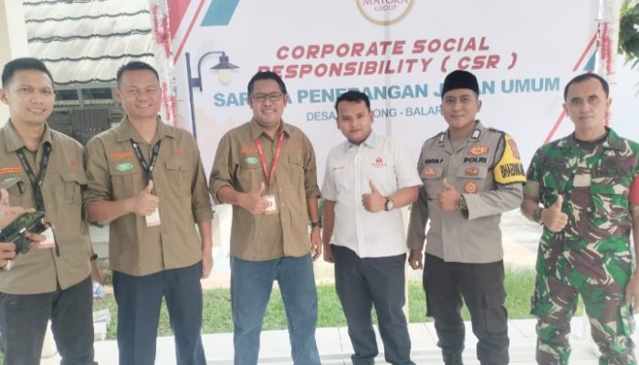 PT Mayora Group Kawasan Balaraja Jayanti Kembali Salurkan Program CSR ke 5, Serahkan 18 Titik PJU Pada 6 RT Di Wilayah Desa Gembong