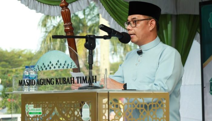 Shalat Idul Adha di Masjid Agung Kubah Timah, Mie Go Ajak Masyarakat Tingkatkan Ketaqwaan