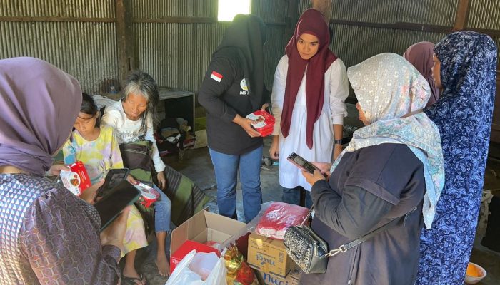 Respon Cepat, Pemda Takalar Salurkan Bantuan Sembako ke  Ibu Rumah Tangga yang Mengandalkan Pisang sebagai Makanan Pokok