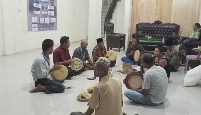 Posko Relawan Kemilau Berlian Biru HD-CU Dukung Kegiatan Positif dan Adat Desa Ulak Lebar