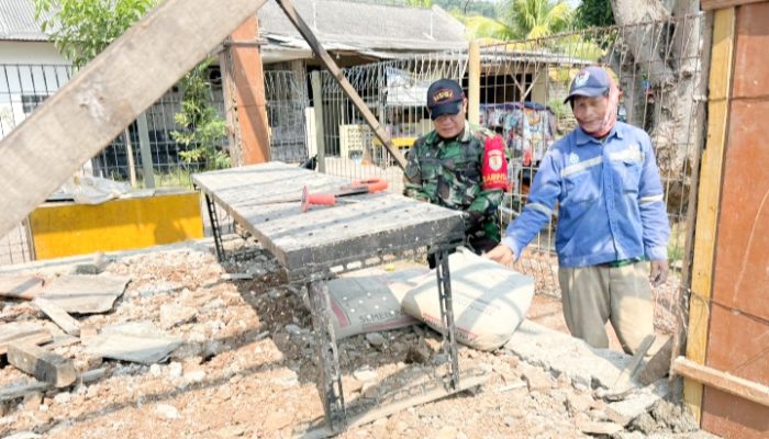 Babinsa Koramil 2303/Pulomerak, Karbak Pembangunan Pos Ronda