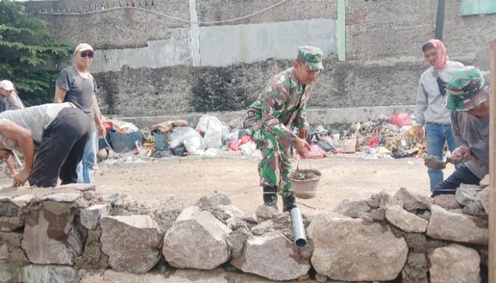 Babinsa Koramil 2305/Cinangka, Karbak Pemasangan Pondasi