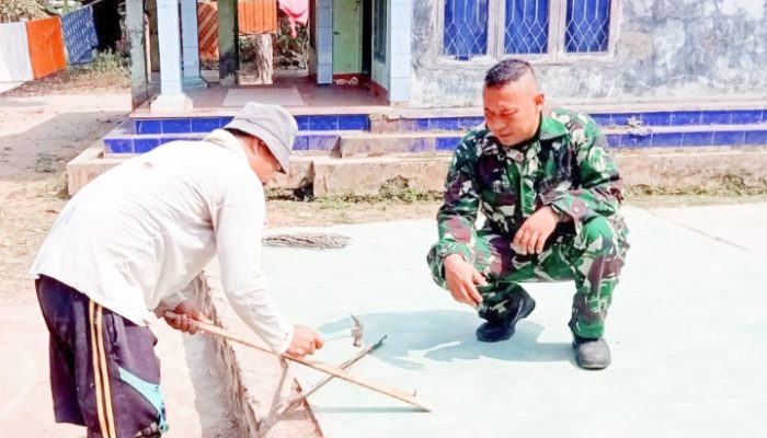 Babinsa Koramil 2305/Cinangka, Karbak Pembuatan Lapangan Volly