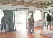 Babinsa Koramil 2301/Cilegon, Karbak Pembersihan Sarana Tempat Masjid