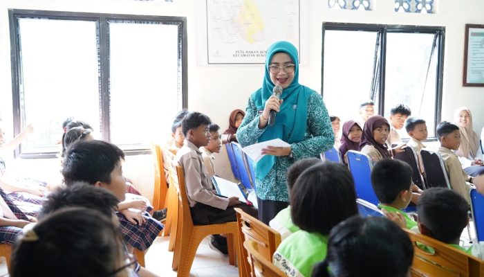 Pj Ketua TP PKK Pangkalpinang Nampel Asyik di Kelurahan Pasir Putih, Dorong Anak-anak Gemar Membaca dan Teladani Semangat Pahlawan