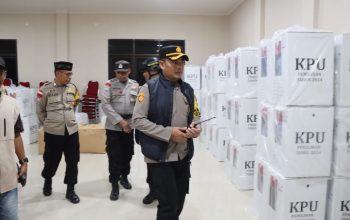 Jelang Hari Pencoblosan, Wakapolres Maros Pimpin Patroli Pantau Pengamanan Logistik Pemilu