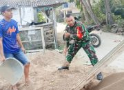 Babinsa Koramil 2305/Cinangka, Karbak Pembuatan Rumah Warga