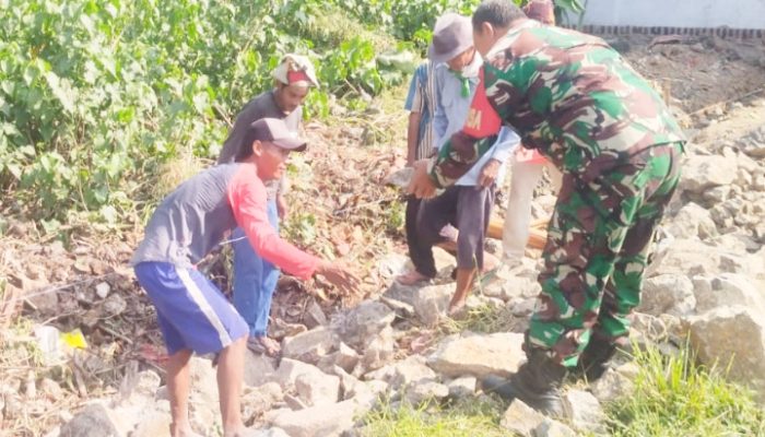 Babinsa Koramil 2307/Ciwandan, Karbak Pembangunan Pondasi Rumah