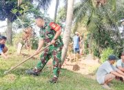 Babinsa Koramil 2305/Cinangka, Karbak Pembersihan Selokan