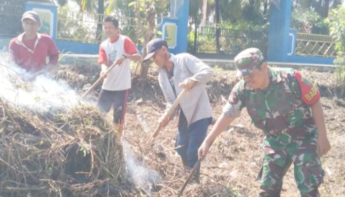 Babinsa Koramil 2304/Anyer, Karbak Pembersihan Lahan