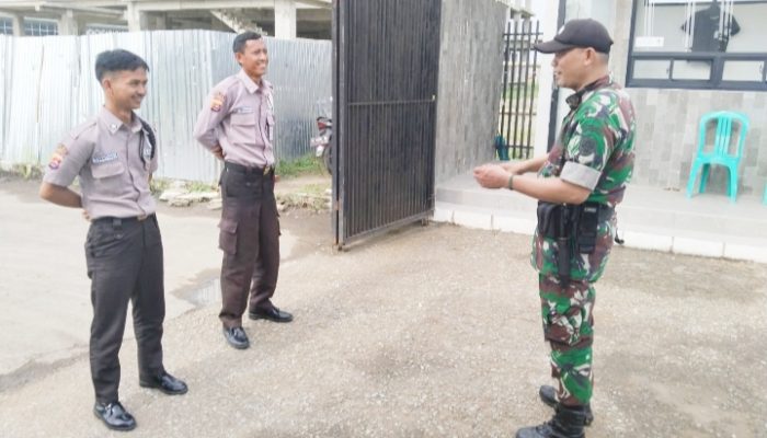 Babinsa Koramil 2304/Anyer, Bintahwil Pengarahan Kepada Security