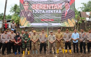 Dukung Program Asta Cita Presiden RI, Polres Maros Ikuti Tanam Jagung Serentak Seindonesia