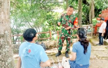 Babinsa Koramil 2305/Cinangka, Komsos Membahas Tentang Kebersihan Lingkungan