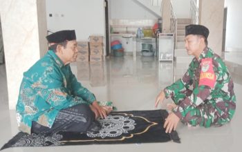 Babinsa Koramil 2302/Bojonegara, Komsos Membahas Tentang Gotong Royong