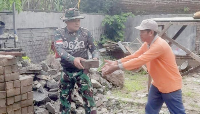 Babinsa Koramil 2305/Cinangka, Karbak Pemasangan Bata