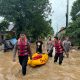 Polres Maros Gerak Cepat Evakuasi Korban Banjir Di Maros