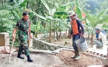 Babinsa Koramil 2303/Pulomerak, Karbak Pembuatan Jembatan