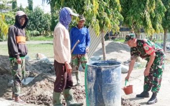 Babinsa Koramil 2301/Cilegon, Karbak Perbaikan Jalan