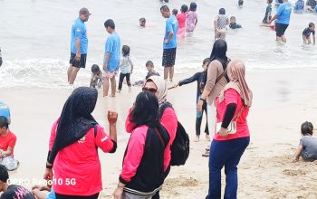 Menyambut Bulan Suci Ramadhan, Warga Linkungan Priuk Gelar Family Gathering di Pantai Anyer