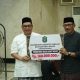 Tarwih Perdana Bersama Warga Takalar, Pemerintah Kab. Takalar Beri Kejutan Hibah Rp100 Juta untuk Masjid Agung 