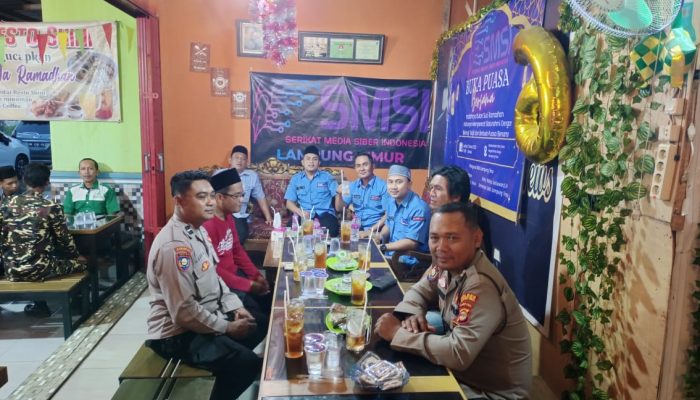 Gandeng GP Ansor Personil Polsek Way Bungur SMSI Lampung Timur Gelar Bukber dan Berbagi Takjil 