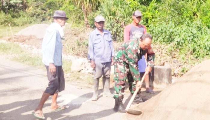 Babinsa Koramil 2307/Ciwandan, Karbak Pembangunan Jalan Warga