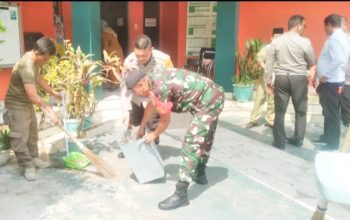 Babinsa Koramil 2301/Cilegon, Karbak Pembersihan Sampah