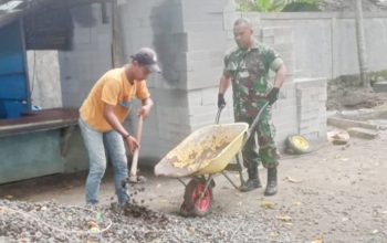 Babinsa Koramil 2305/Cinangka, Karbak Pengangkutan Batu Koral