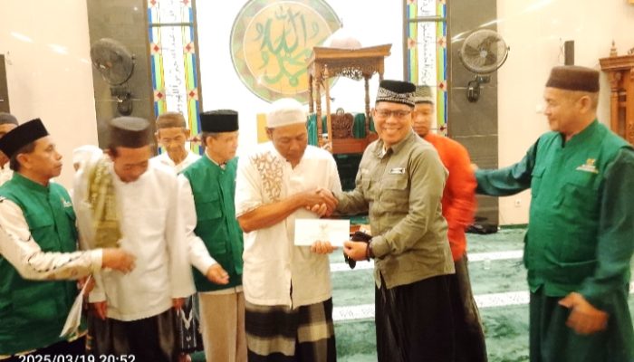 Pemkot Pangkalpinang dan Baznas santuni dhuafa dalam Safari Ramadhan di masjid